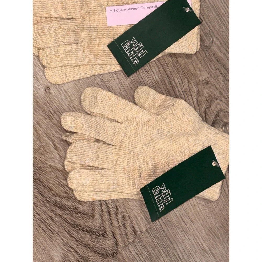 Wild Fable Gloves 2pack Oatmeal color